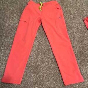 Figs Zola Skinny scrub pants in Coral